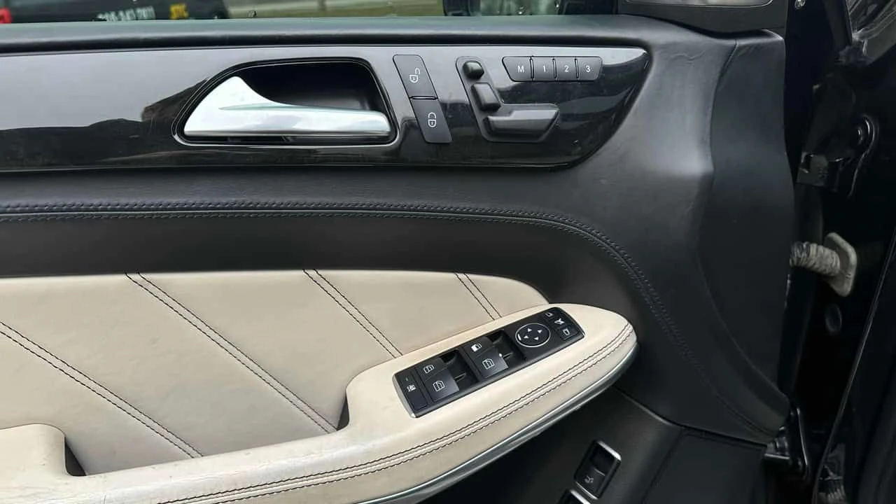 Mercedes-Benz GL 63 AMG * ДИСТРОНИК * 360 * ОБДУХВАНЕ * ПОДГРЕВ * NAVI, снимка 12 - Автомобили и джипове - 53940617