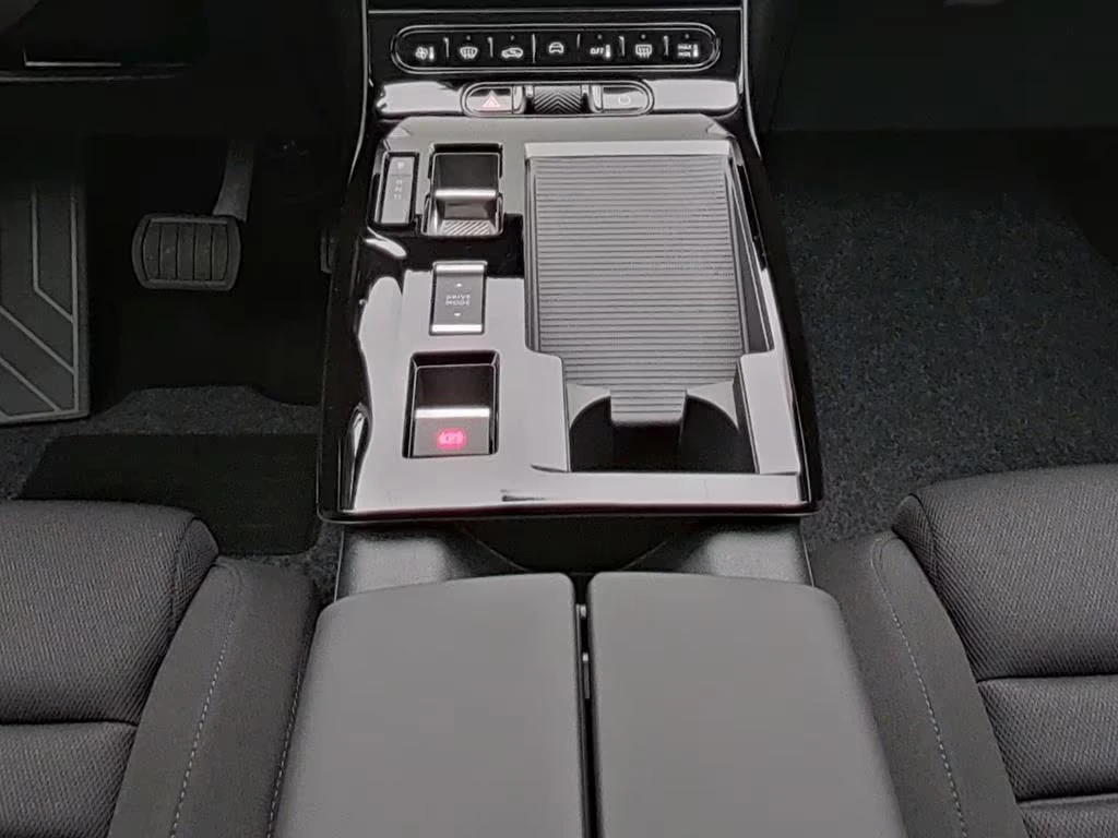 Citroen C5 Aircross НОВ!ELECTRO/213HP/CAM/KOMFORT/ACC/LED/DIGITAL/278z, снимка 14 - Автомобили и джипове - 54120918