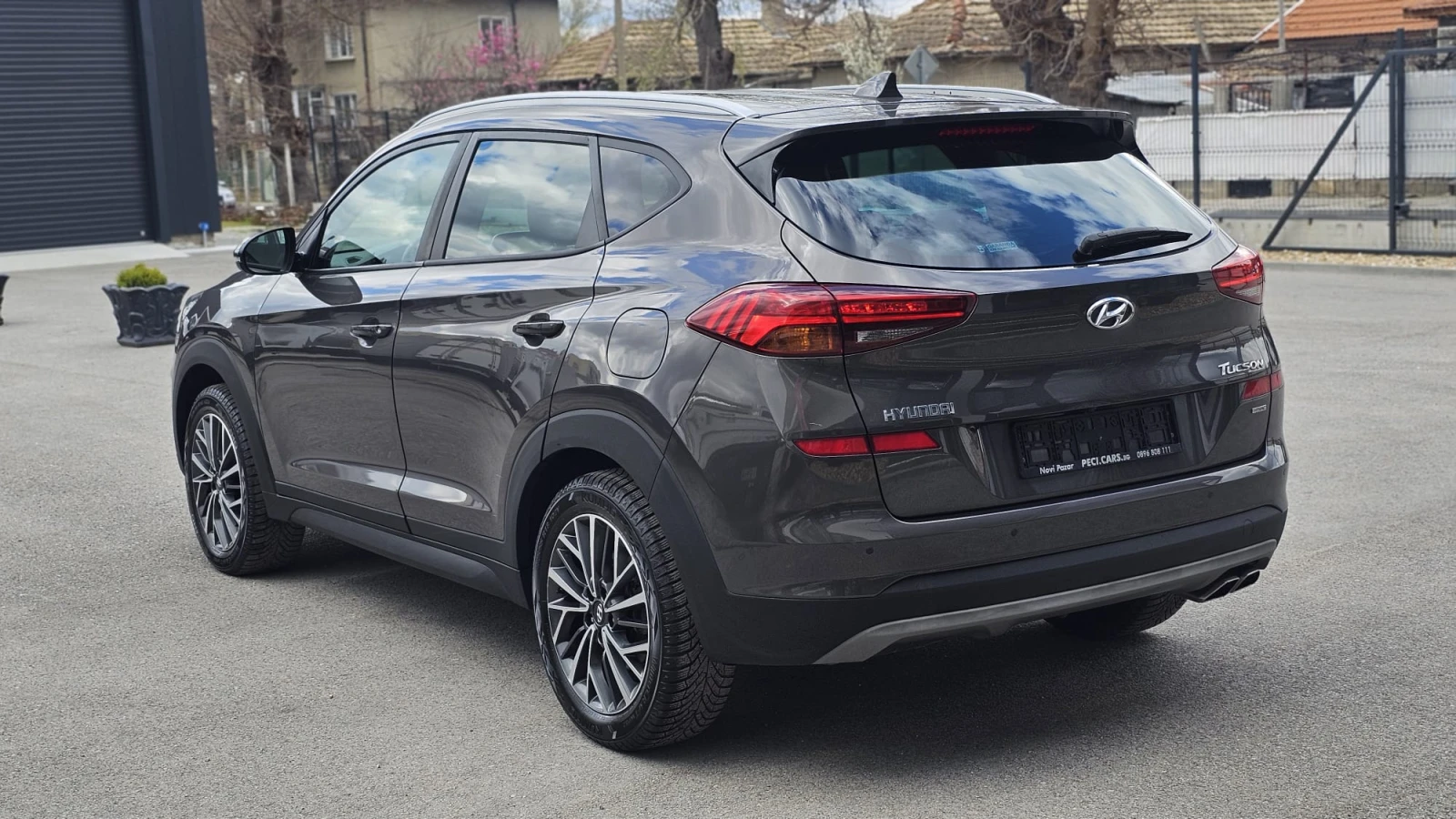 Hyundai Tucson 1.6CRDi 4x4 AUTO IT-ИСТОРИЯ-ТОП СЪСТ.-ЛИЗИНГ, снимка 4 - Автомобили и джипове - 54165175