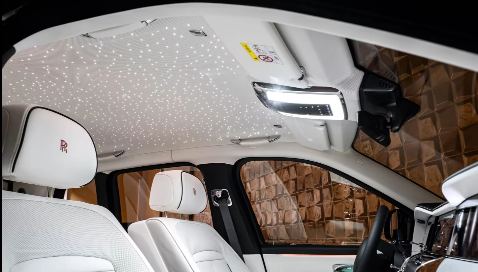 Rolls-Royce Cullinan SERIES II / FACELIFT / NOVITEC / STARLIGHT /, снимка 14 - Автомобили и джипове - 54302522