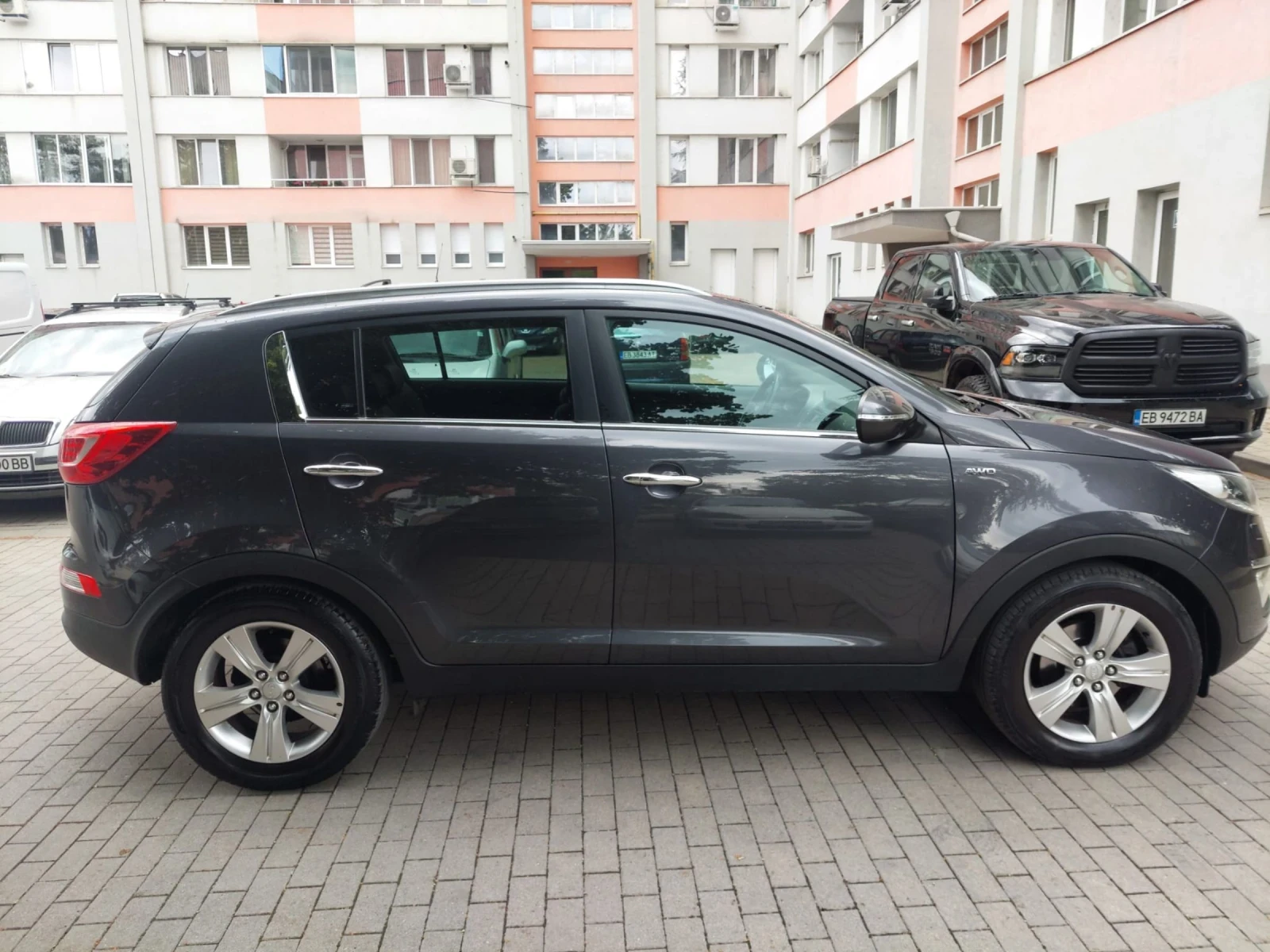 Kia Sportage 2.0 AUTOMAT FULL ТОП, снимка 3 - Автомобили и джипове - 55268629