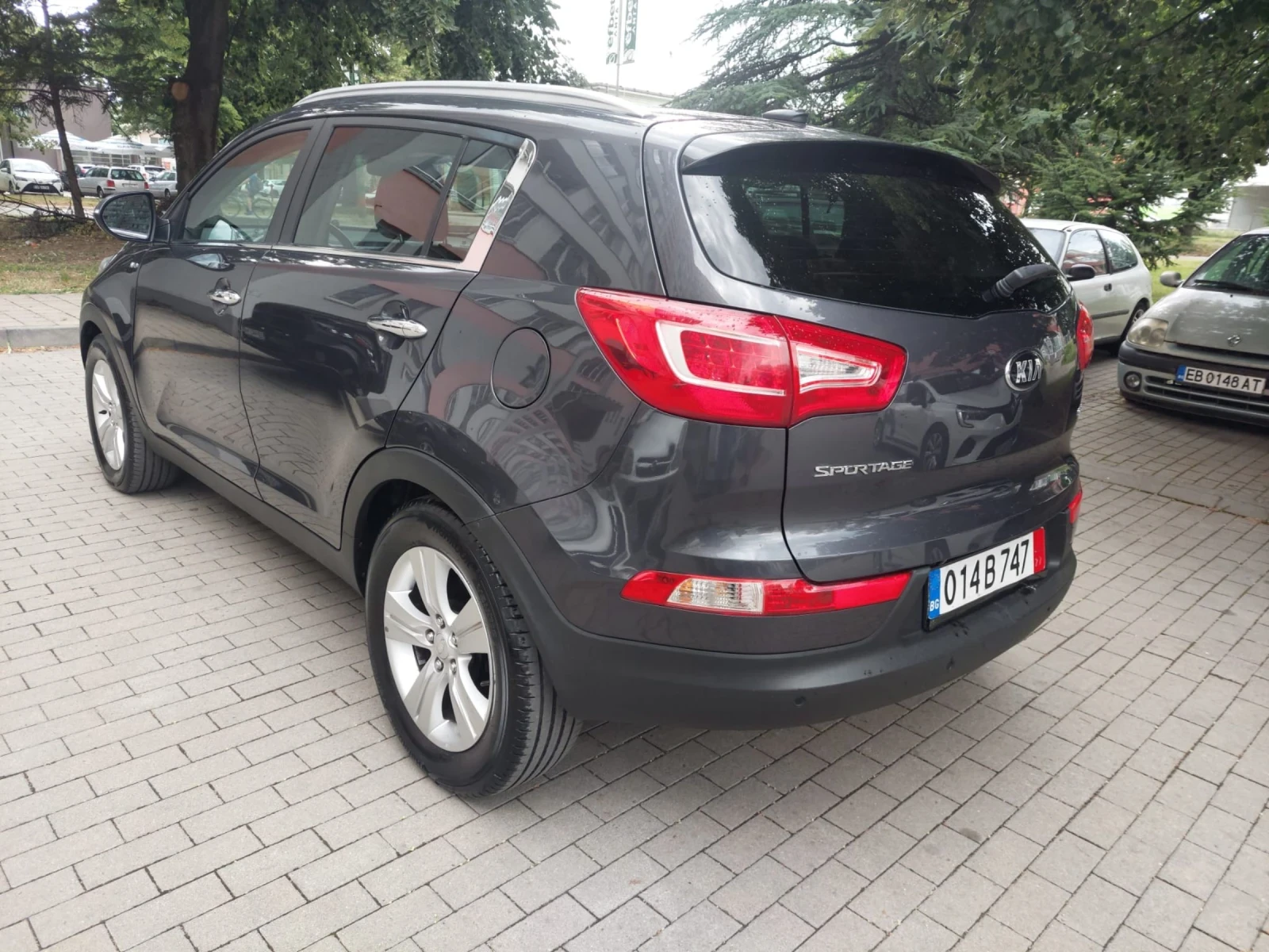 Kia Sportage 2.0 AUTOMAT FULL ТОП, снимка 5 - Автомобили и джипове - 55268629