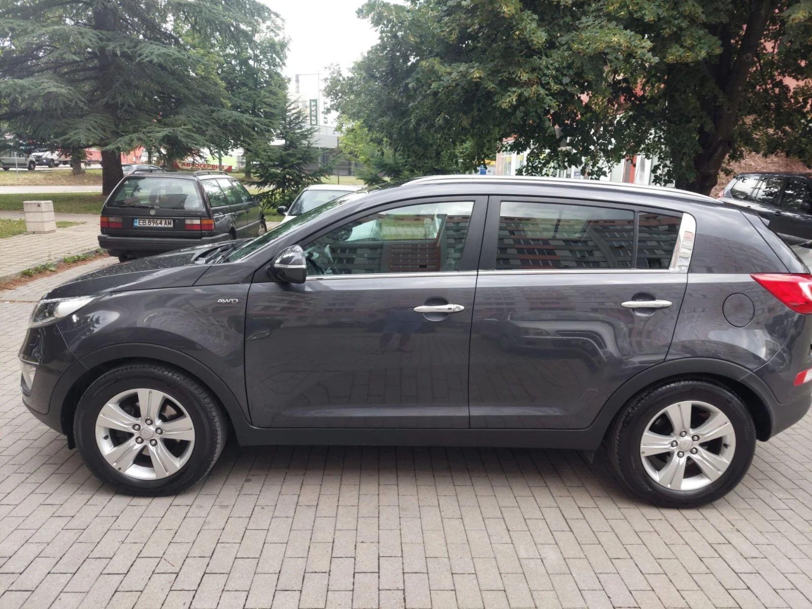 Kia Sportage 2.0 AUTOMAT FULL ТОП, снимка 4 - Автомобили и джипове - 55268629