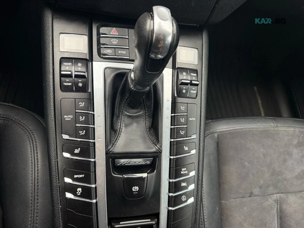 Porsche Macan * PANORAMA * SE * Автокредит * (Цена до България), снимка 13 - Автомобили и джипове - 55303430