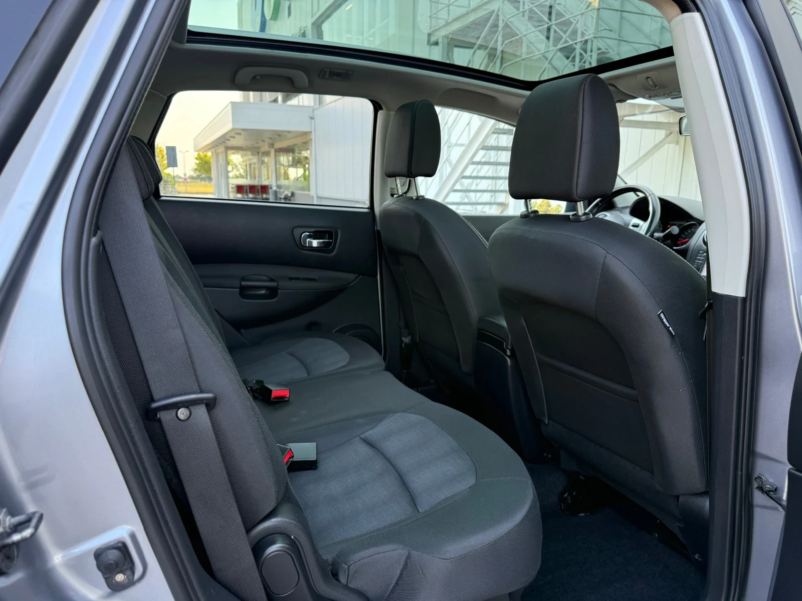 Nissan Qashqai + 2 2.0D/150ps/4x4/6+ 1/BOSE/PANORAMA | Mobile.bg � ����������� 15