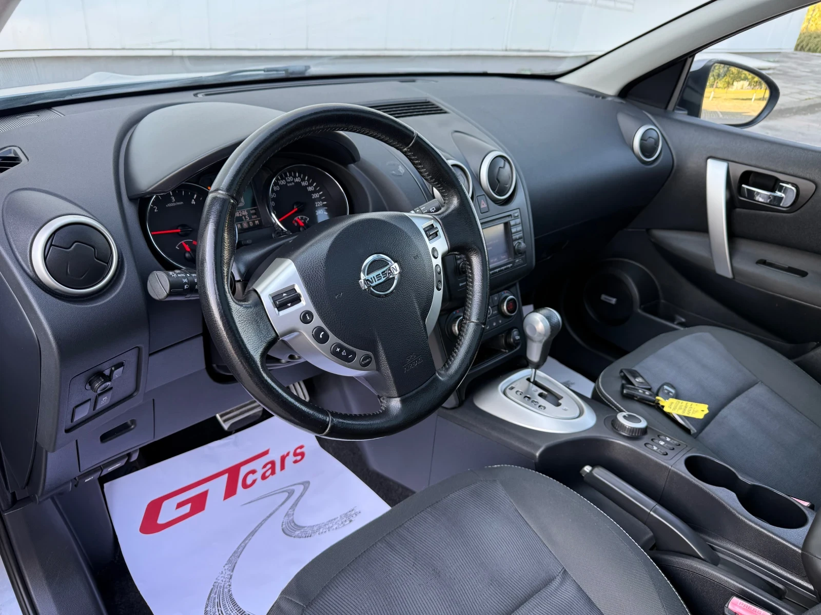 Nissan Qashqai + 2 2.0D/150ps/4x4/6+ 1/BOSE/PANORAMA | Mobile.bg � ����������� 10