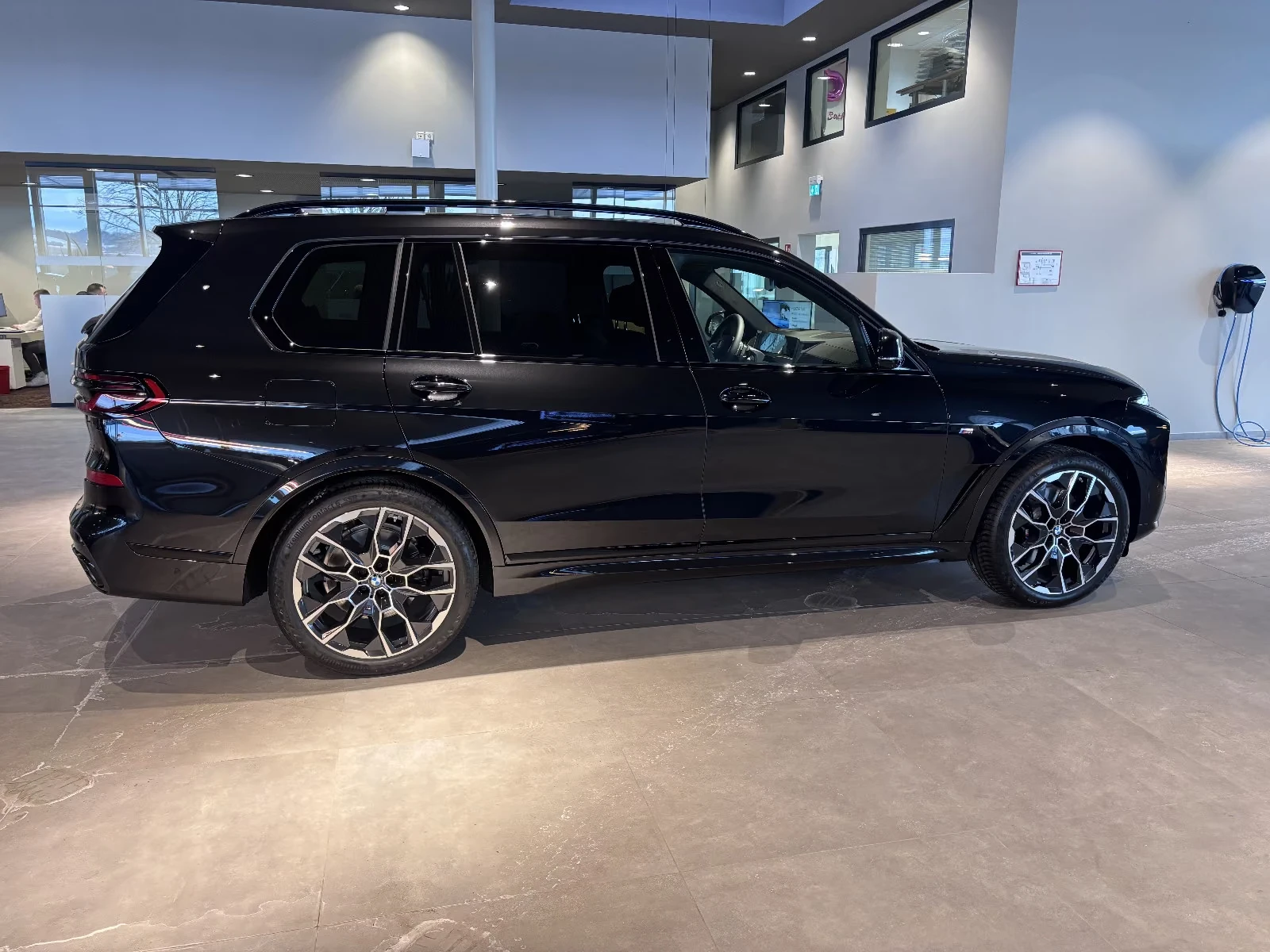 BMW X7 40d/xDrive/M-SPORT/HUD/7 SEAT/ICONIC GLOW/ | Mobile.bg � ����������� 5