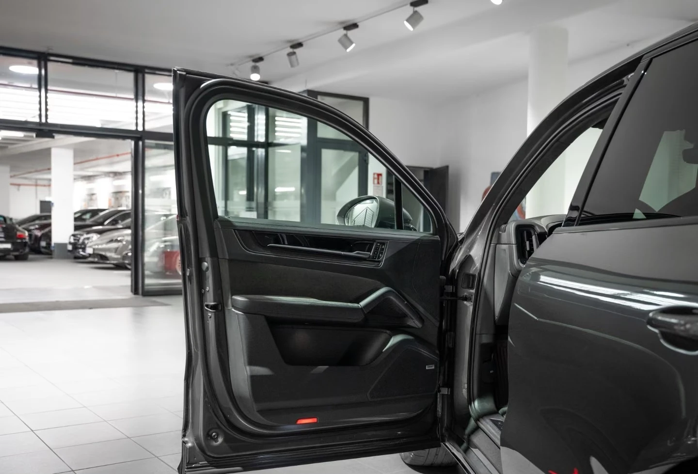Porsche Cayenne GTS/4WD/REAR AXLE/LUFT/PANO/BOSE/360/ACC/ | Mobile.bg � ����������� 7
