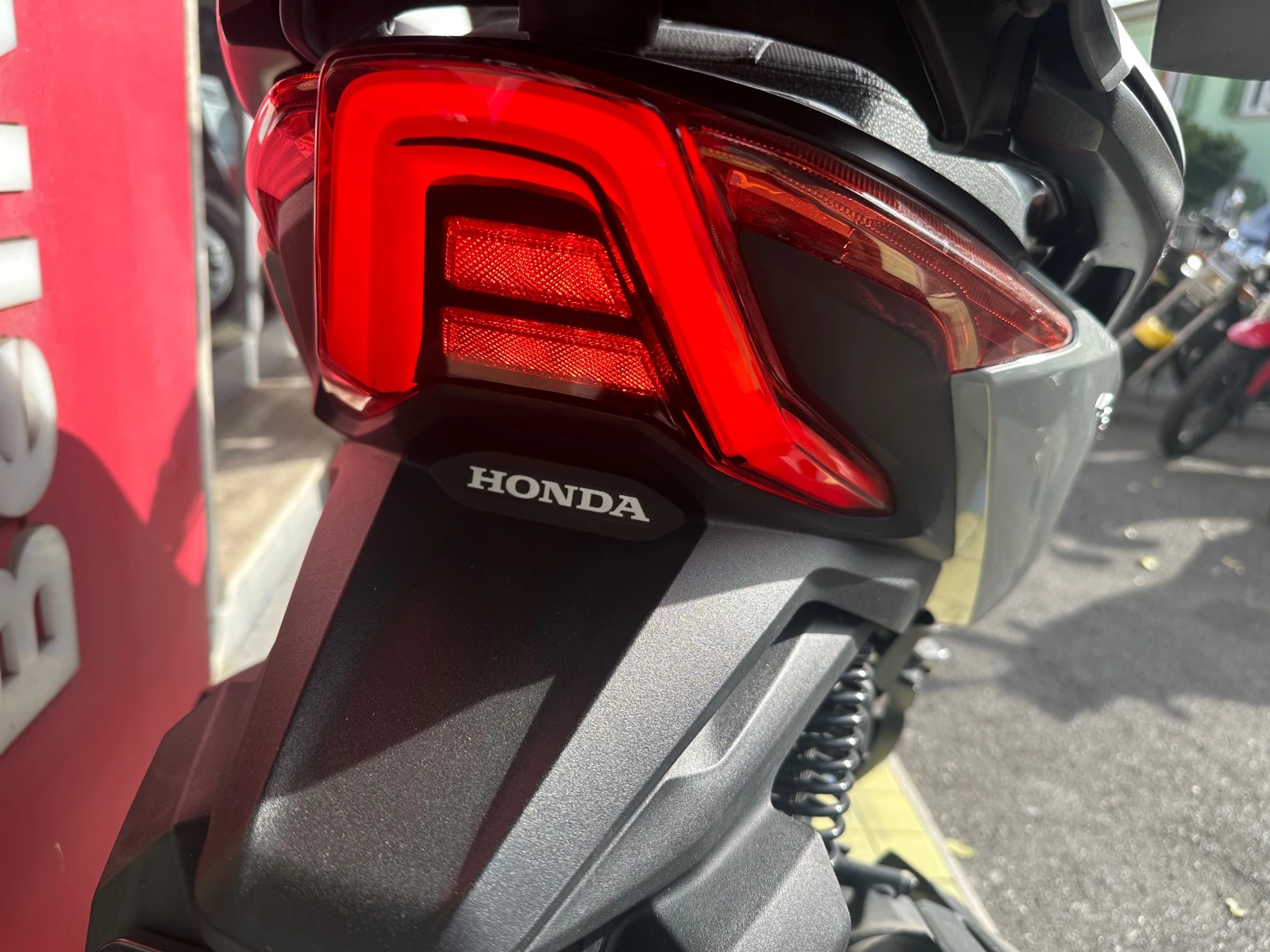 Honda Forza 350 Deluxe Nardo Gray, снимка 6 - Мотоциклети и мототехника - 54078233