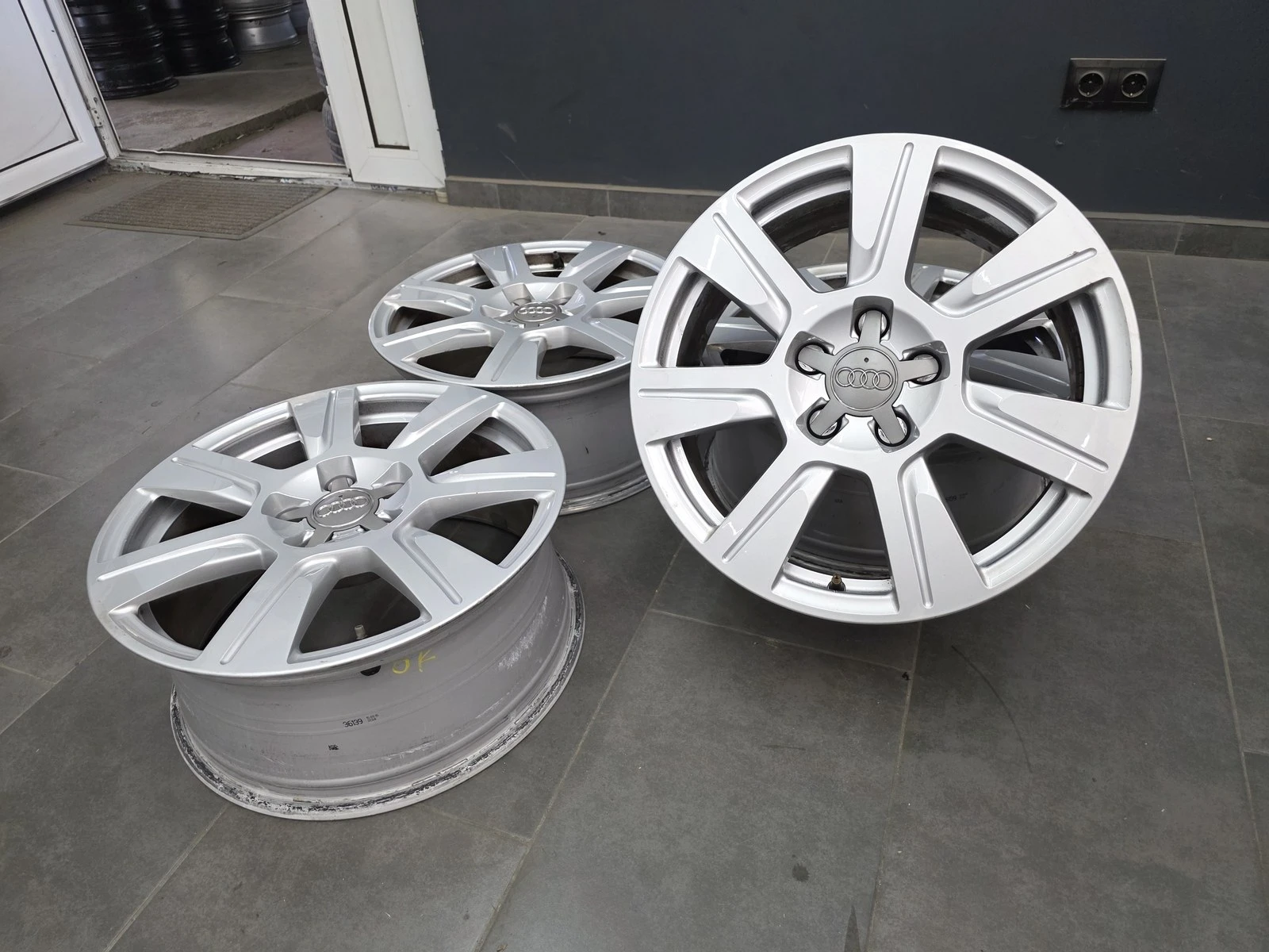 Джанти за Audi, снимка 2 - Гуми и джанти - 56688041