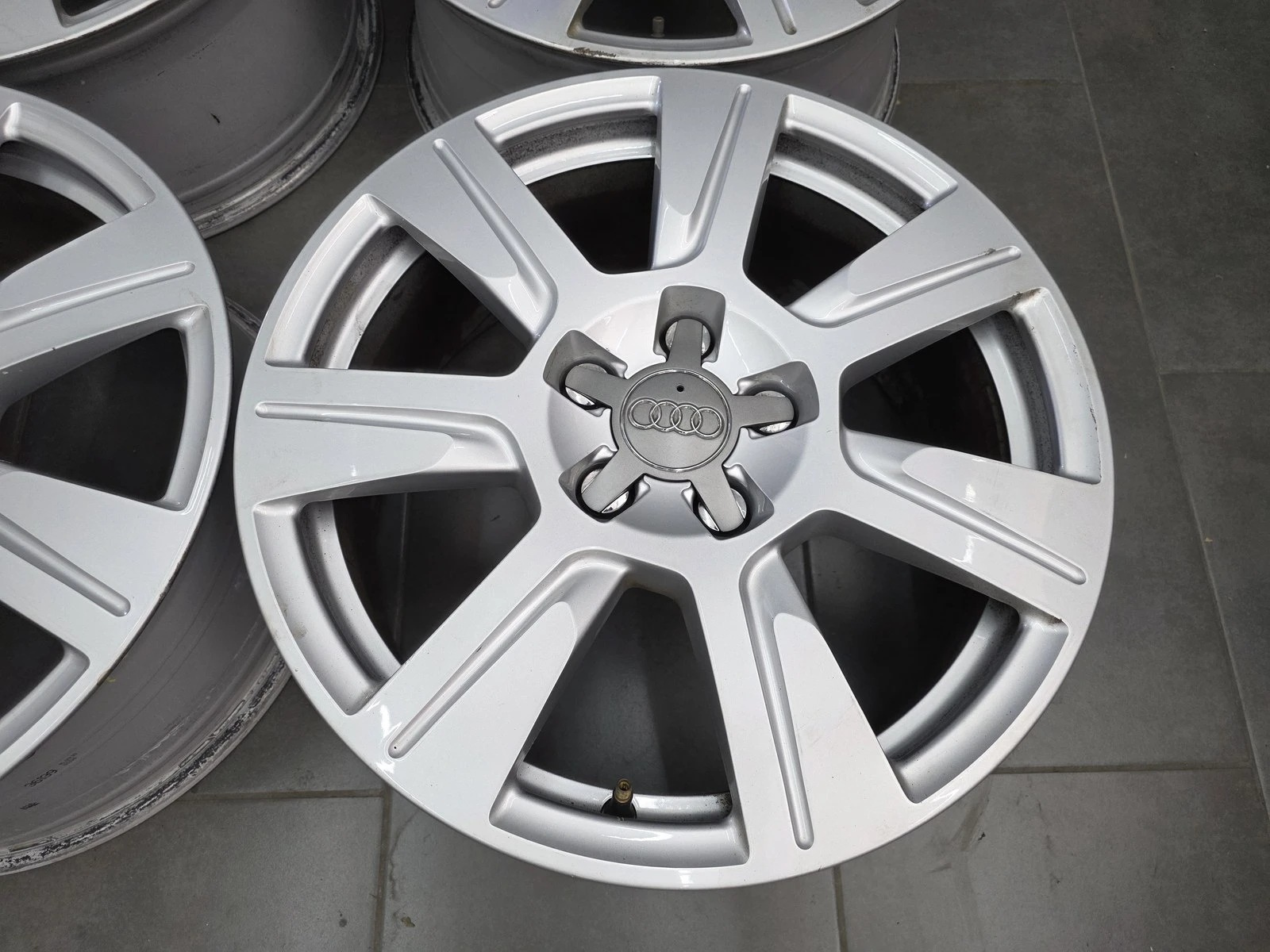 Джанти за Audi, снимка 8 - Гуми и джанти - 56688041