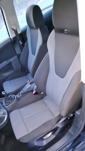 Seat Leon 1.6 i, снимка 9 - Автомобили и джипове - 43981734