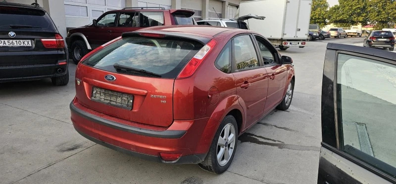 Ford Focus 1.8 , снимка 6 - Автомобили и джипове - 47987676