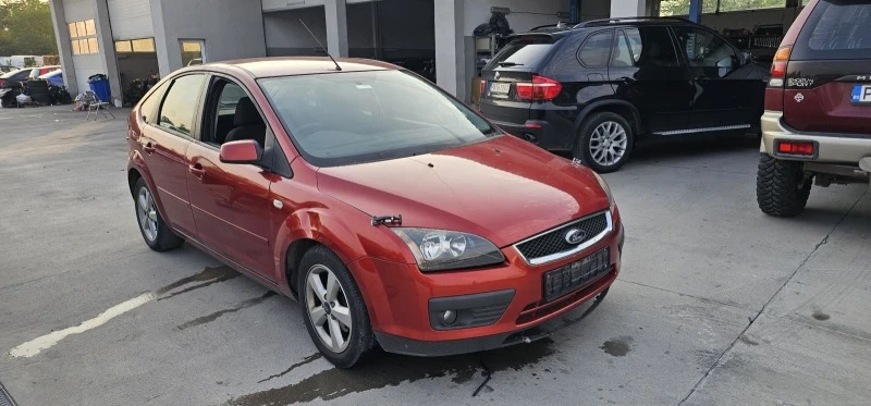 Ford Focus 1.8 , снимка 8 - Автомобили и джипове - 47987676