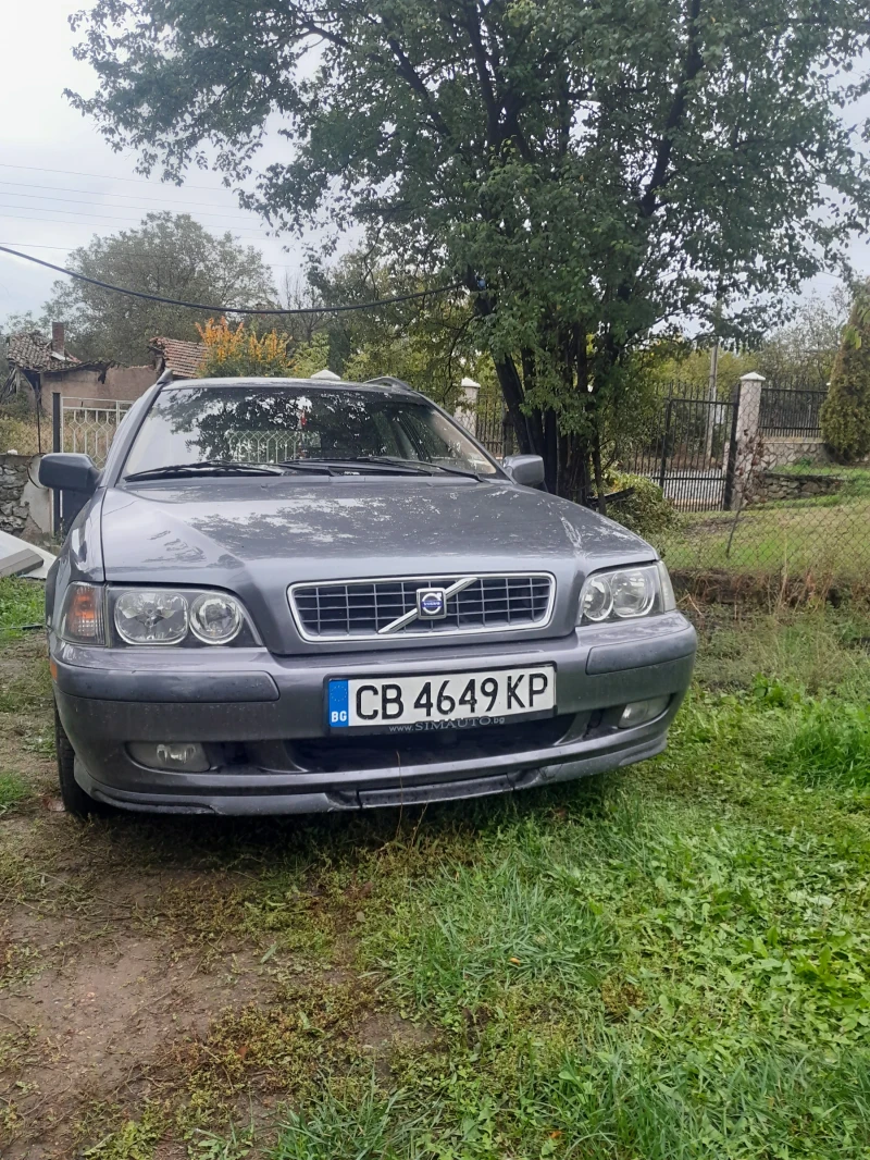 Volvo V40, снимка 2 - Автомобили и джипове - 47399475