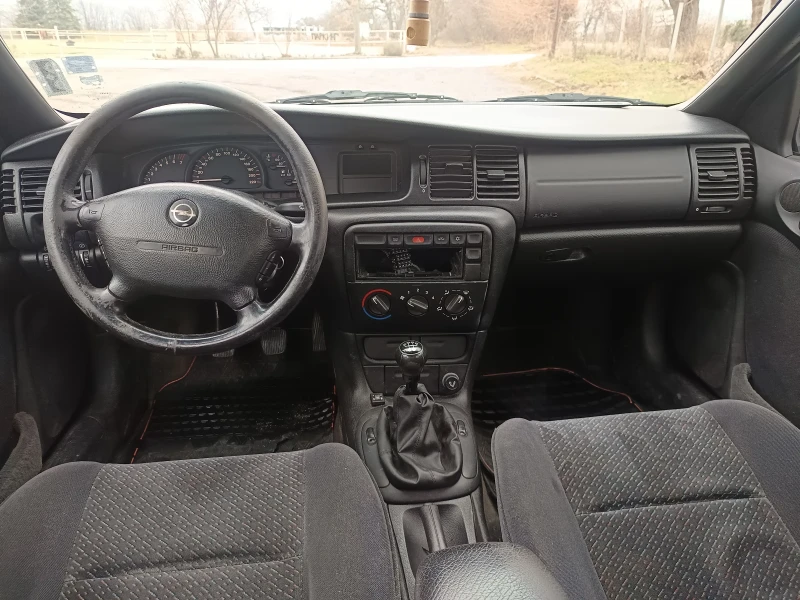 Opel Vectra 1.6 ГАЗ КЛИМАТИК , снимка 10 - Автомобили и джипове - 48257693