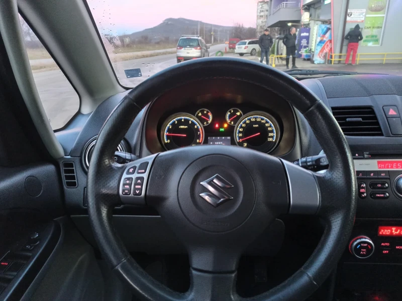 Suzuki SX4, снимка 9 - Автомобили и джипове - 48394399