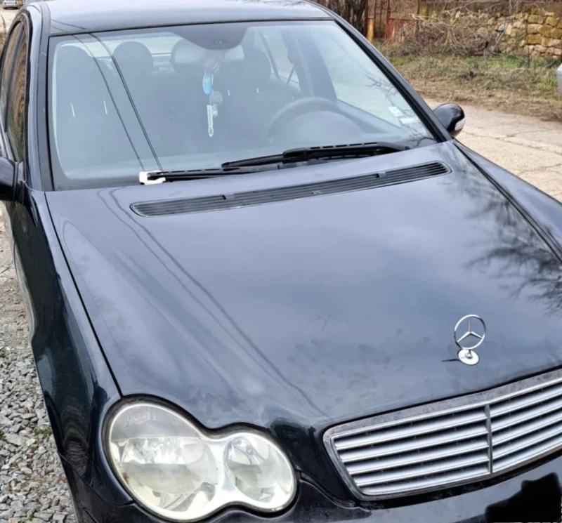 Mercedes-Benz 220, снимка 2 - Автомобили и джипове - 48819183