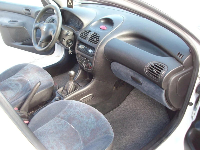 Peugeot 206 1.9 D Климатик , снимка 11 - Автомобили и джипове - 49495213