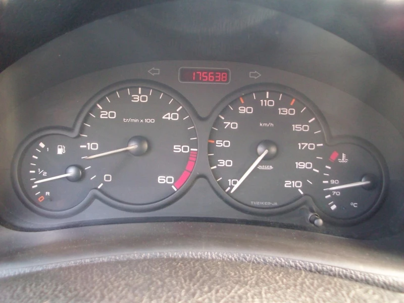 Peugeot 206 1.9 D Климатик , снимка 9 - Автомобили и джипове - 49495213