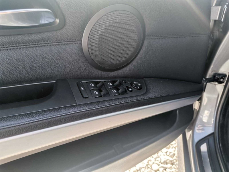 BMW 330 3.0 I AUTO SWISS, снимка 8 - Автомобили и джипове - 51080873