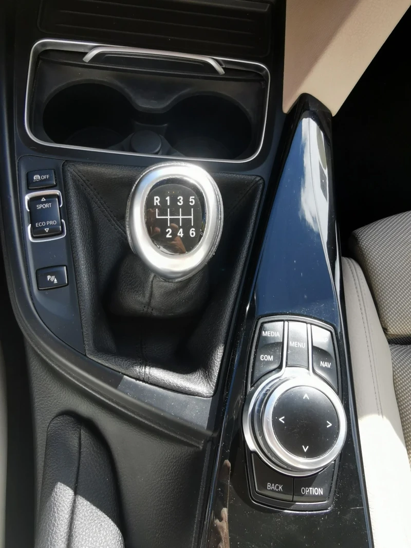 BMW 320 320d, снимка 16 - Автомобили и джипове - 51980470