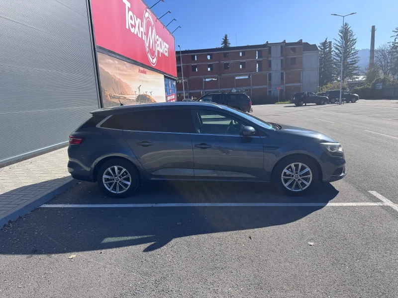 Renault Megane 1.5 DCI, снимка 4 - Автомобили и джипове - 52421337