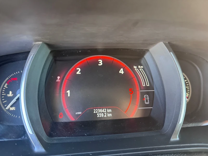 Renault Megane 1.5 DCI, снимка 14 - Автомобили и джипове - 52421337