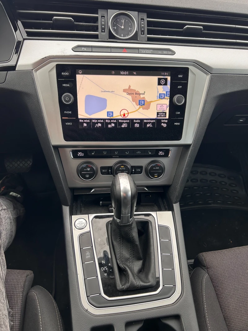 VW Passat 1.6TDI AVTOMAT/NAVI EURO 6, снимка 12 - Автомобили и джипове - 52481710