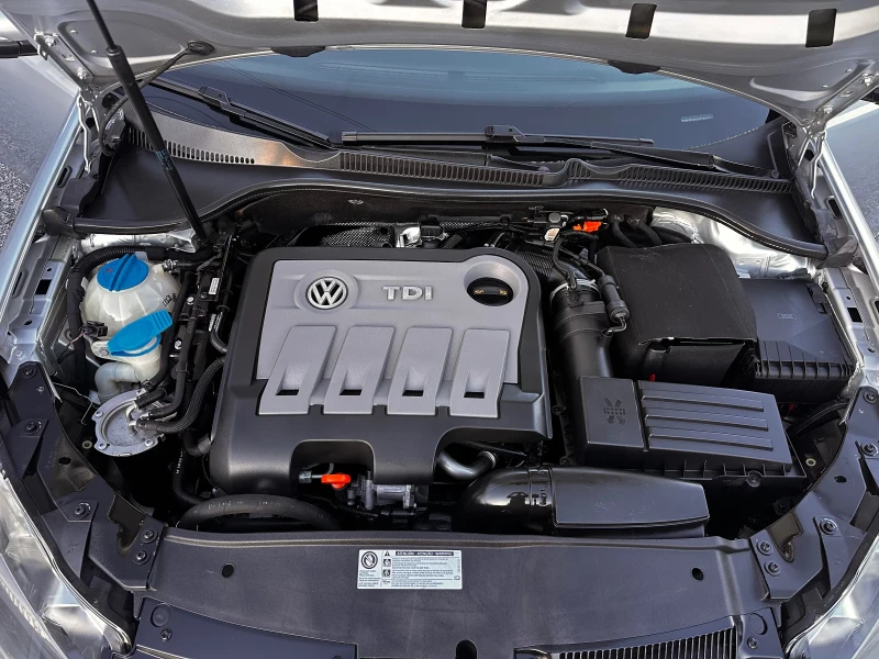 VW Golf 2.0 TDI , снимка 12 - Автомобили и джипове - 52673334