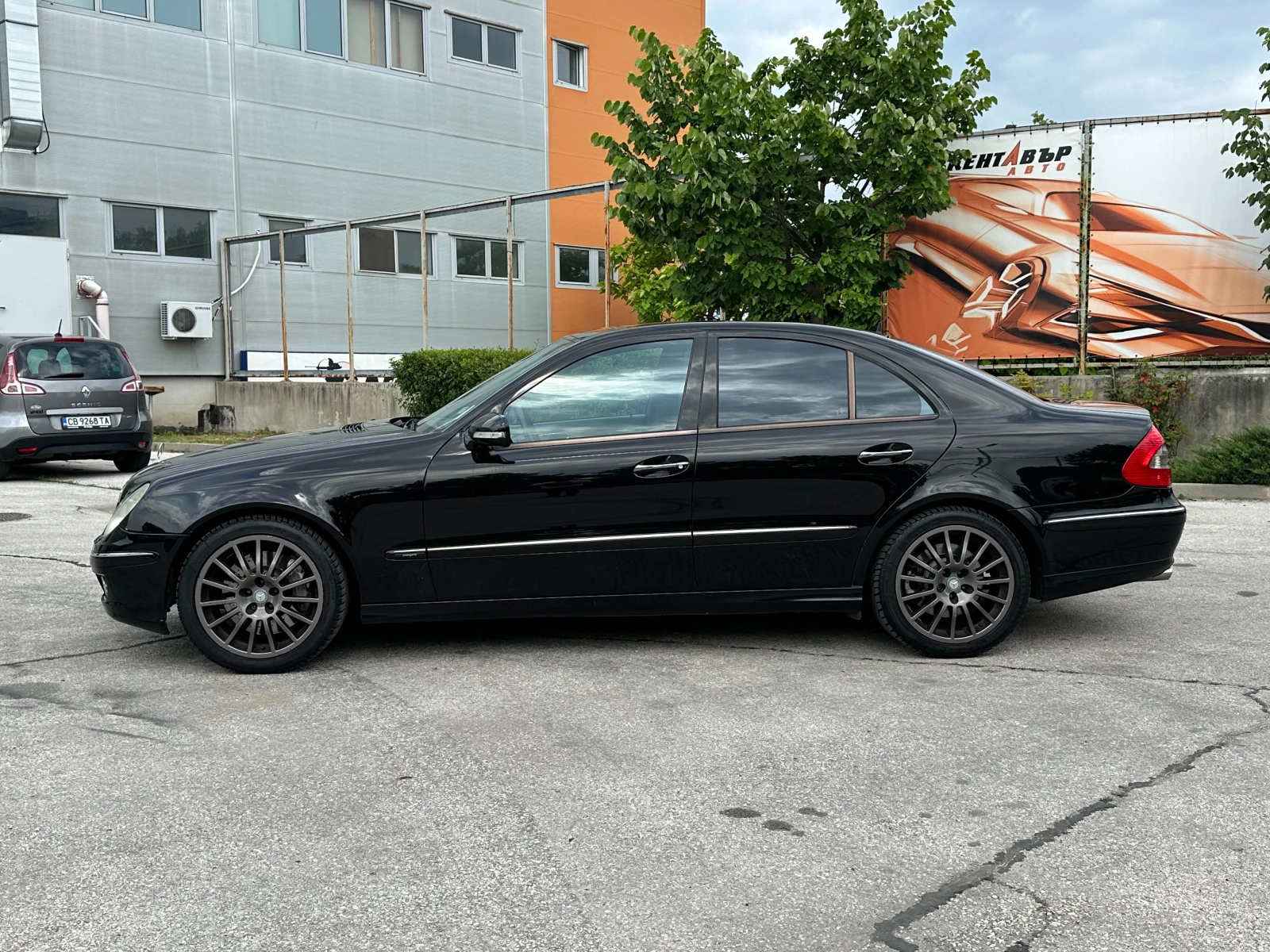 Mercedes-Benz E 500 5.5i 388 к.с./facelift - изображение 2
