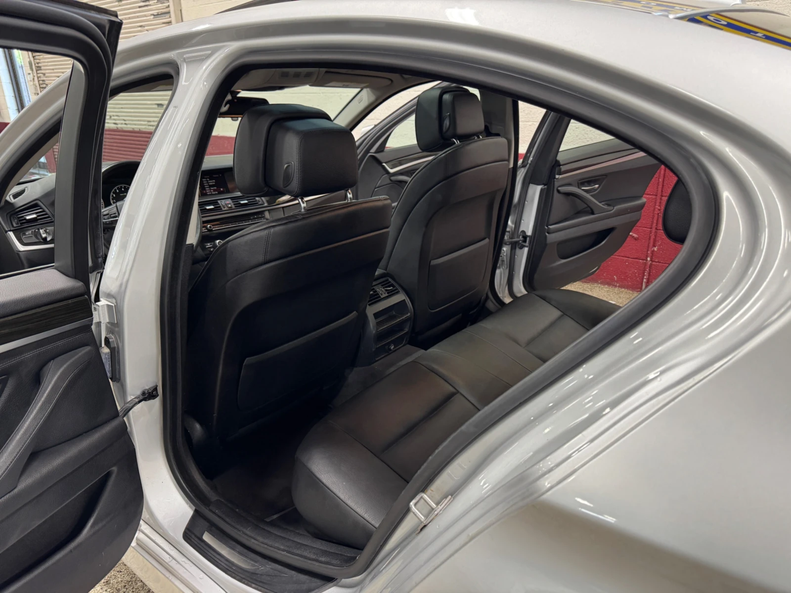 BMW 528 xDrive  | Mobile.bg   14