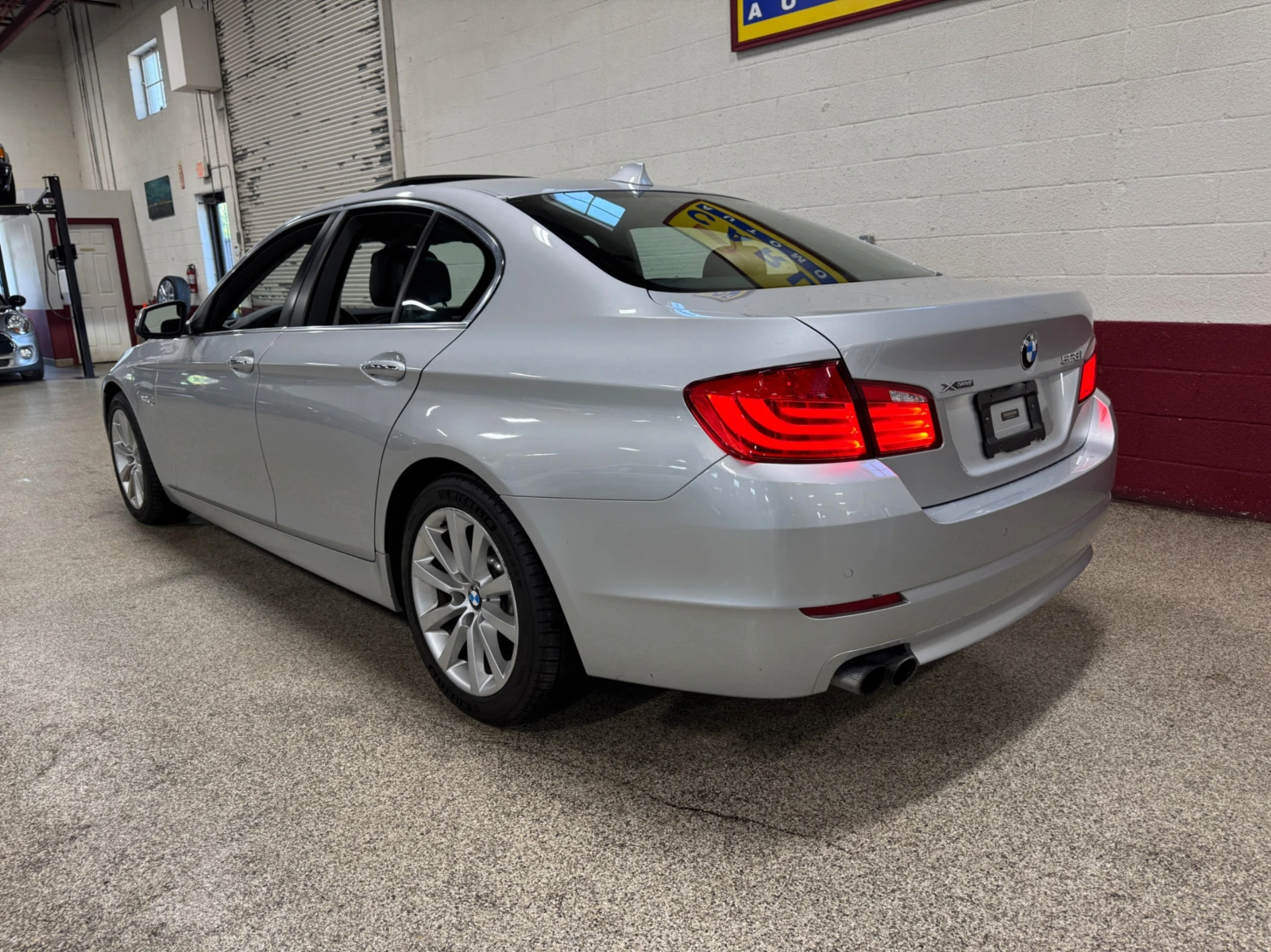 BMW 528 xDrive  - изображение 3