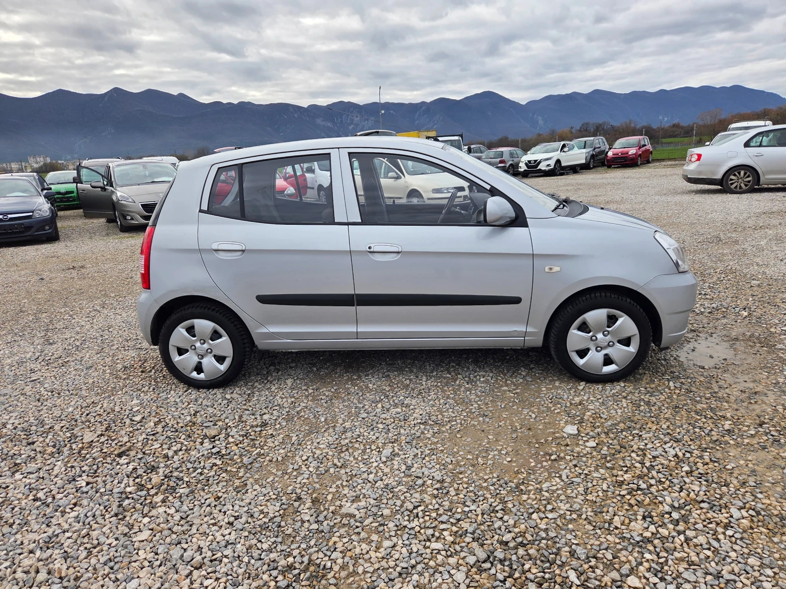 Kia Picanto 4 цилиндъра -60PS - изображение 4