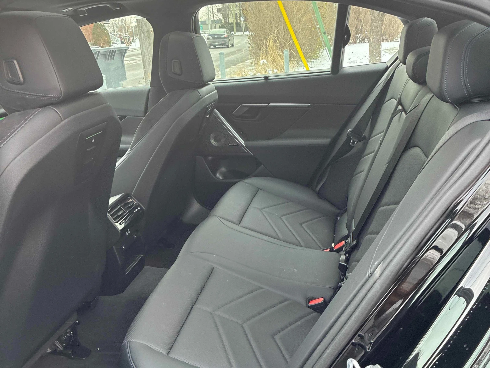 BMW i5 M60 xDrive * * CARFAX * *   * *  | Mobile.bg   12