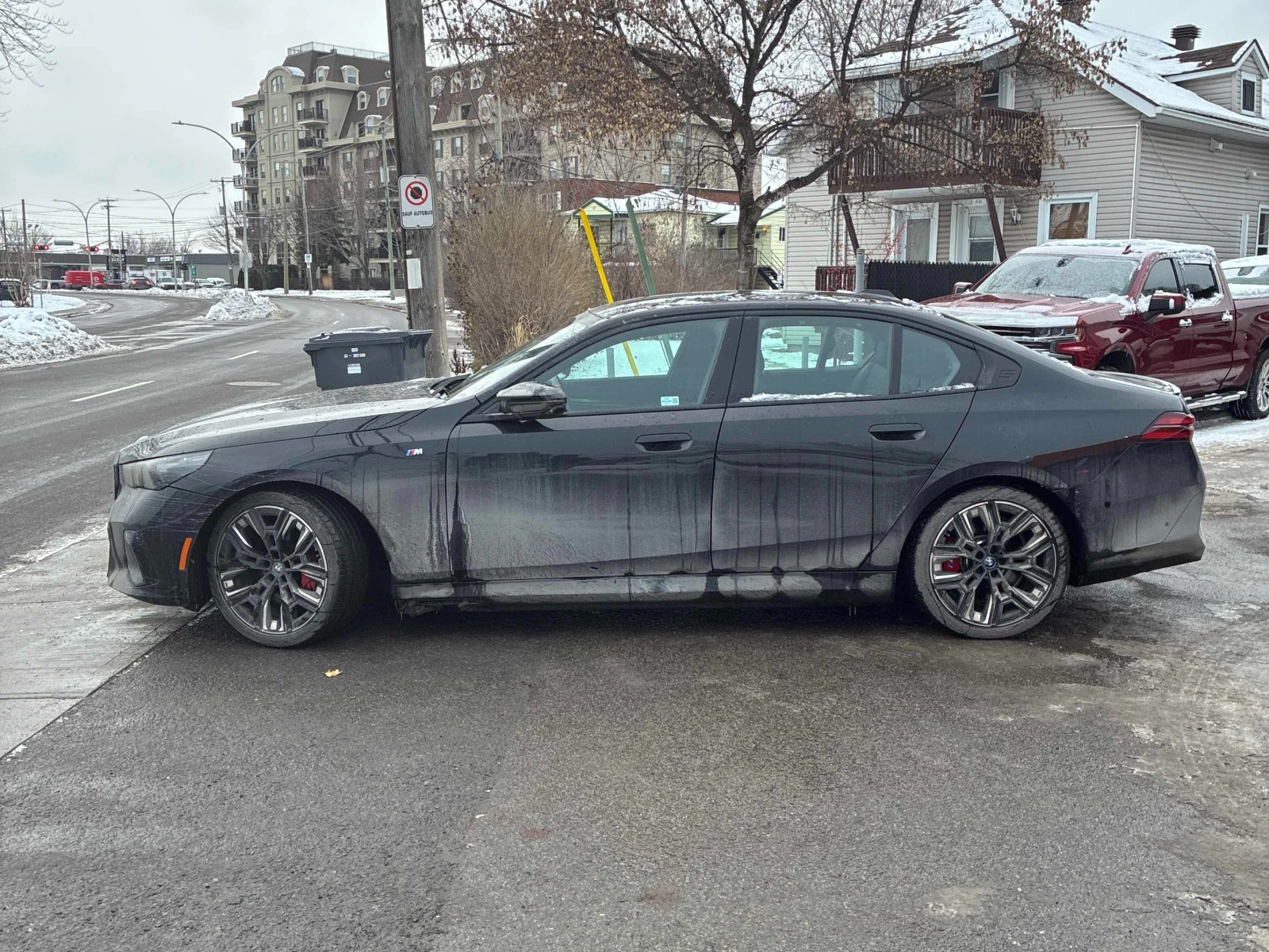 BMW i5 M60 xDrive * * CARFAX * *   * *  | Mobile.bg   3