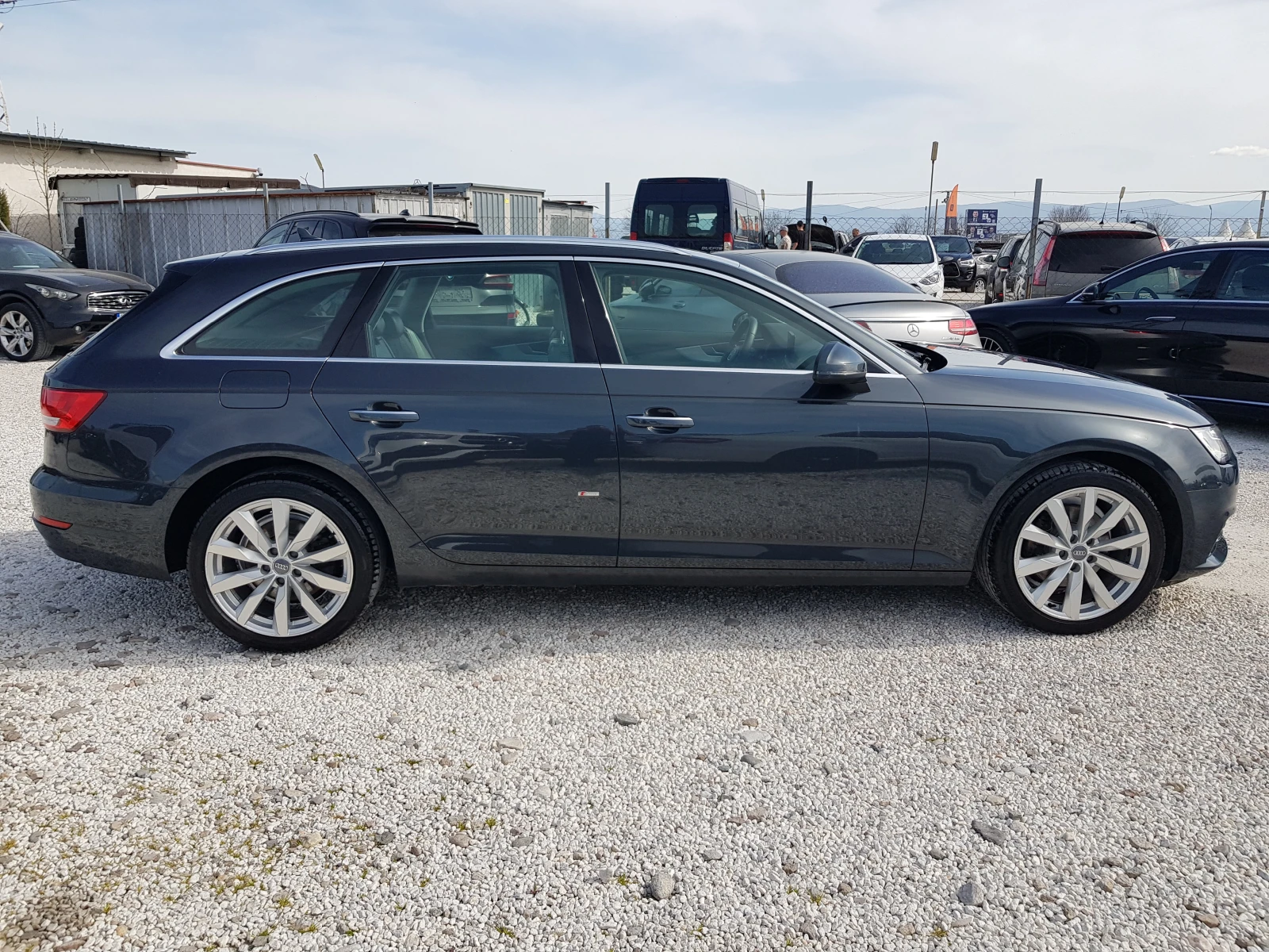 Audi A4 2.0 TDI-150 к.с. FACELIFT АВТОМАТИК , снимка 4 - Автомобили и джипове - 54228865