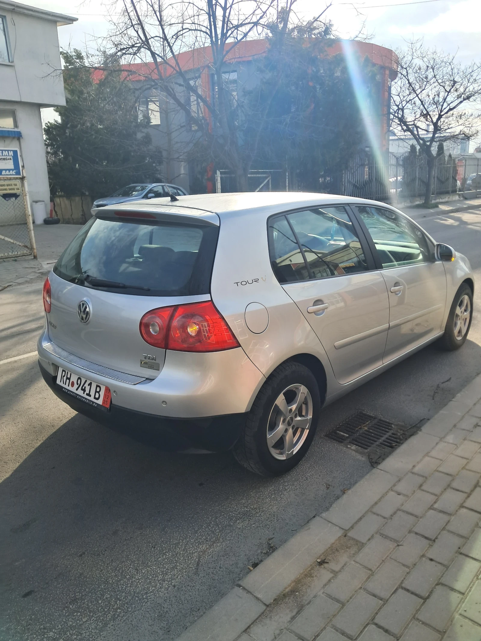 VW Golf 1.9 TDI, снимка 5 - Автомобили и джипове - 54554687
