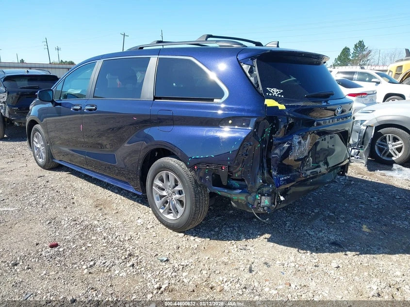 Toyota Sienna * Xle* КУПИ СЕГА* ФИКС.ЦЕНА* , снимка 3 - Автомобили и джипове - 54618291