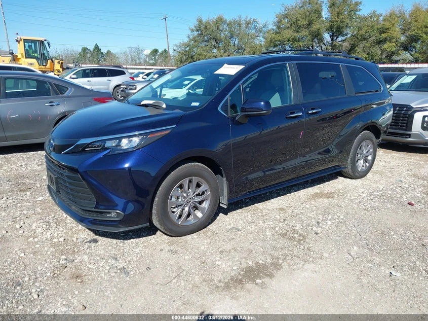 Toyota Sienna * Xle* КУПИ СЕГА* ФИКС.ЦЕНА* , снимка 2 - Автомобили и джипове - 54618291