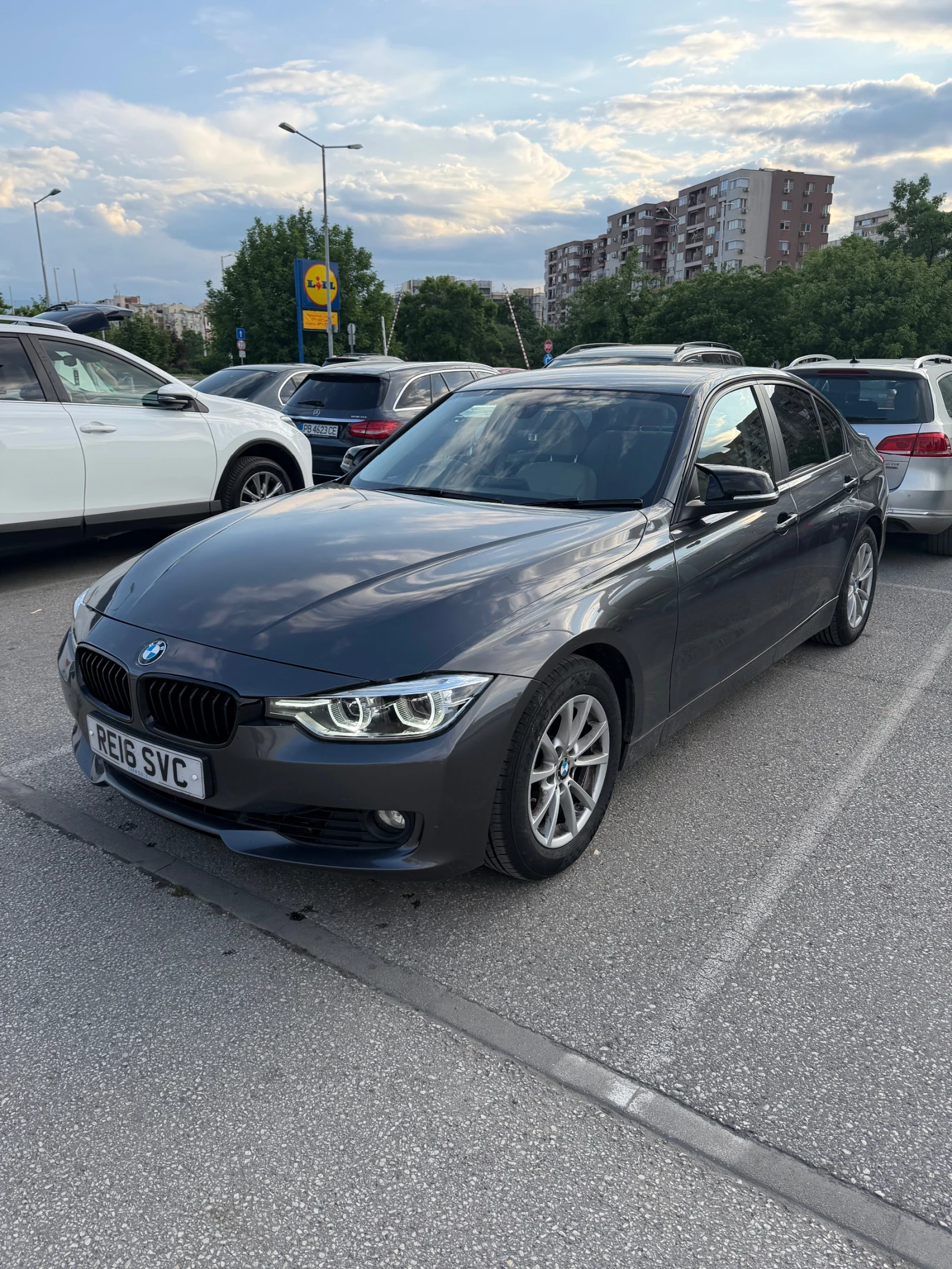 BMW 320 d FACELIFT EfficientDynamics, снимка 2 - Автомобили и джипове - 54768439