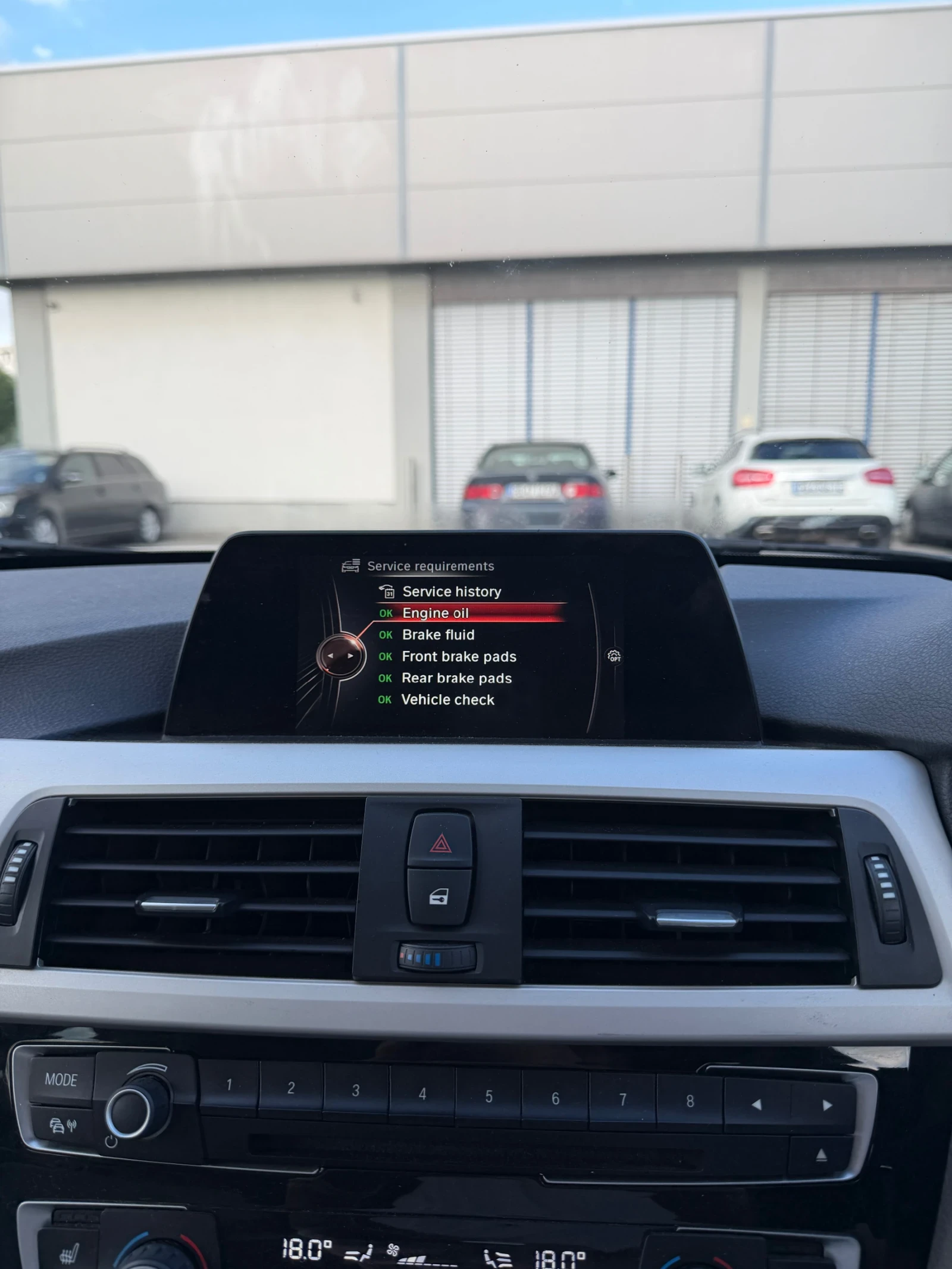 BMW 320 d FACELIFT EfficientDynamics, снимка 9 - Автомобили и джипове - 54768439