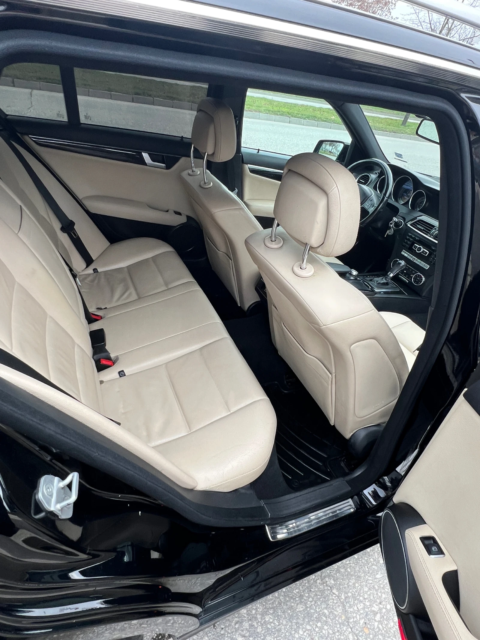 Mercedes-Benz C 220 Avangard, снимка 9 - Автомобили и джипове - 54910573