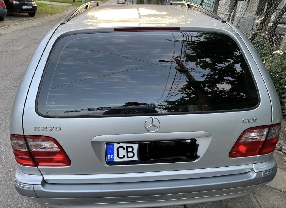 Mercedes-Benz E 270 2.7 CDI, снимка 4 - Автомобили и джипове - 55105658