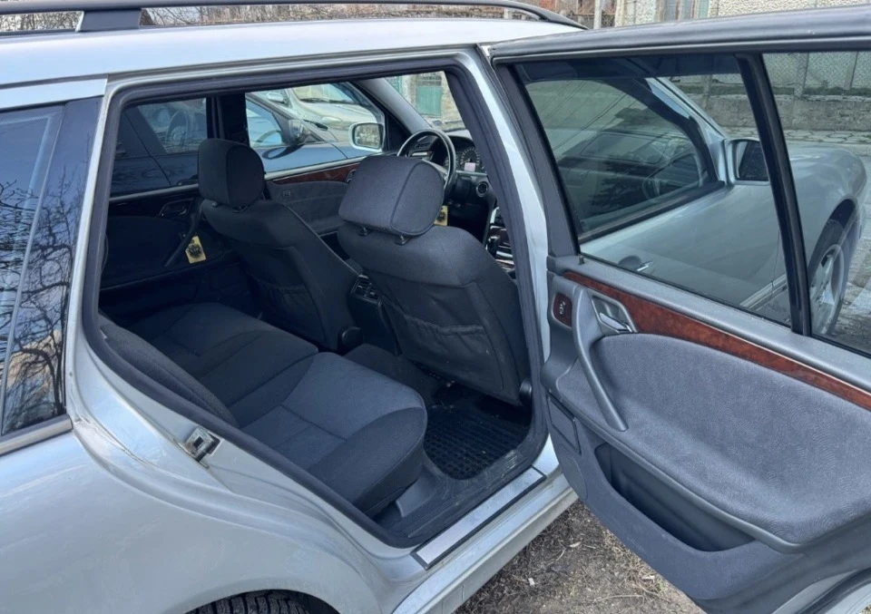 Mercedes-Benz E 270 2.7 CDI, снимка 5 - Автомобили и джипове - 55105658
