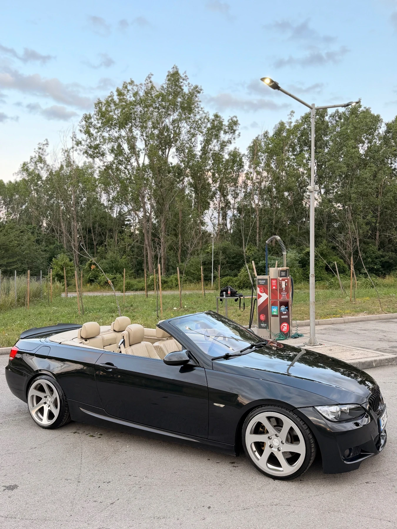 BMW 330, снимка 16 - Автомобили и джипове - 55179383