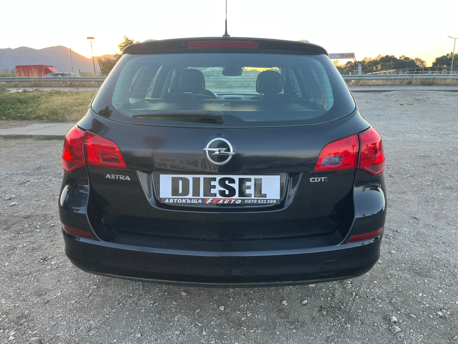 Opel Astra 1.7CDTI-110-ITALIA, снимка 10 - Автомобили и джипове - 56320827