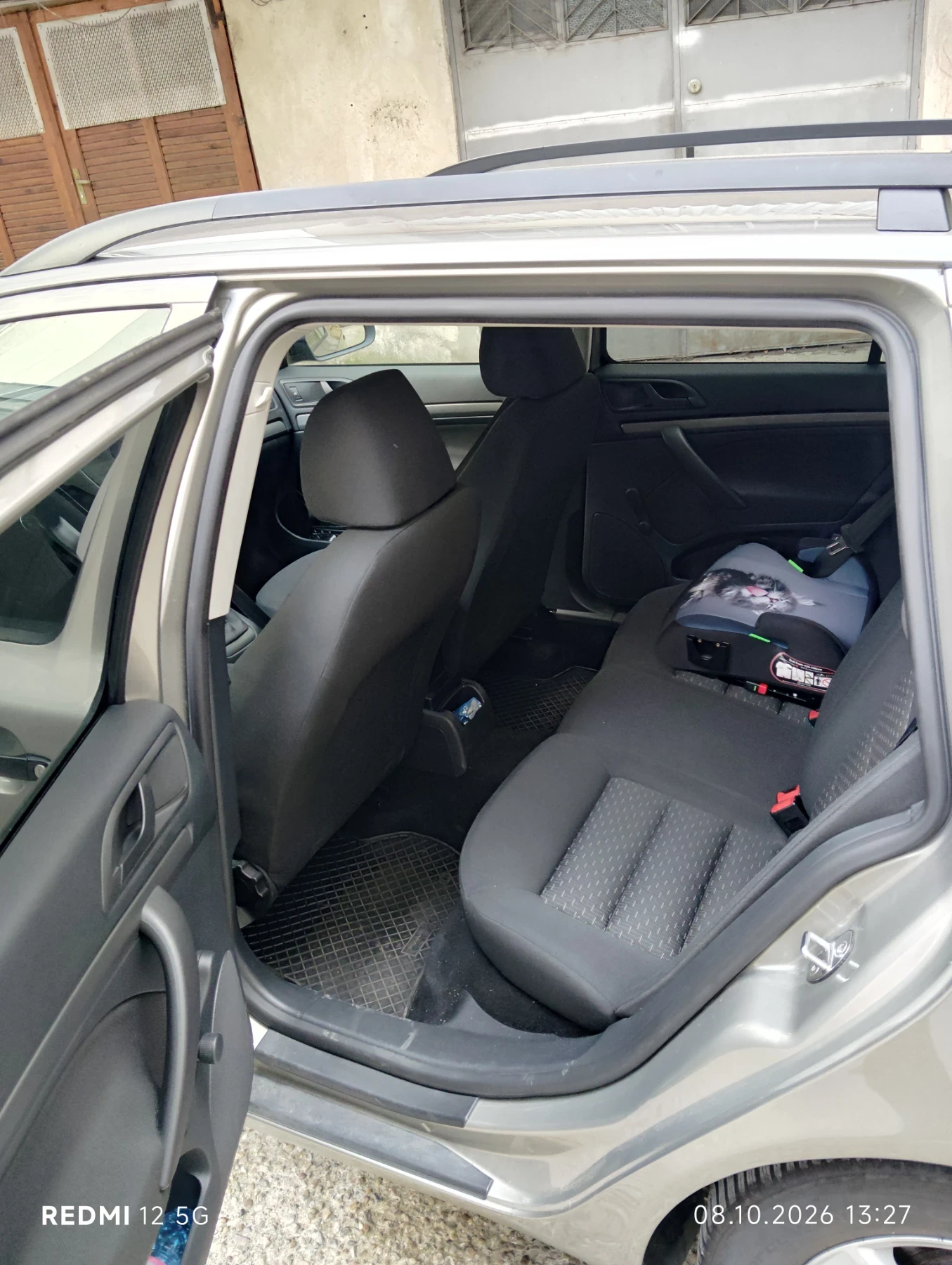 Skoda Octavia 1.6 МРI, снимка 8 - Автомобили и джипове - 56423544