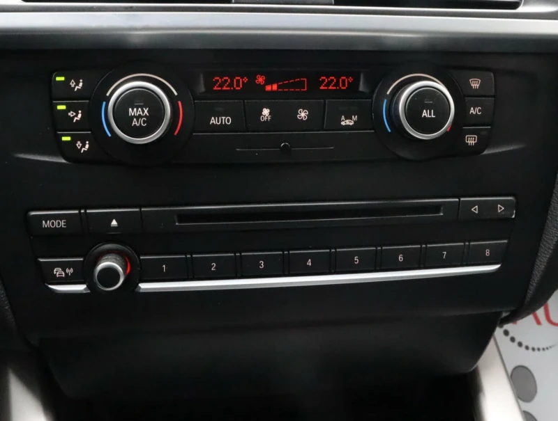 BMW X3 3.5d/xDrive/PDC/Isofix/HDC/AUX/Bluetooth/Navi, снимка 12 - Автомобили и джипове - 53229652