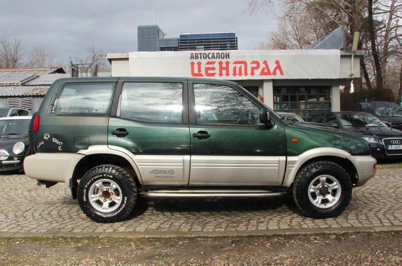 Nissan Terrano 2.7 TDI НОВ ВНОС , снимка 4 - Автомобили и джипове - 53246520